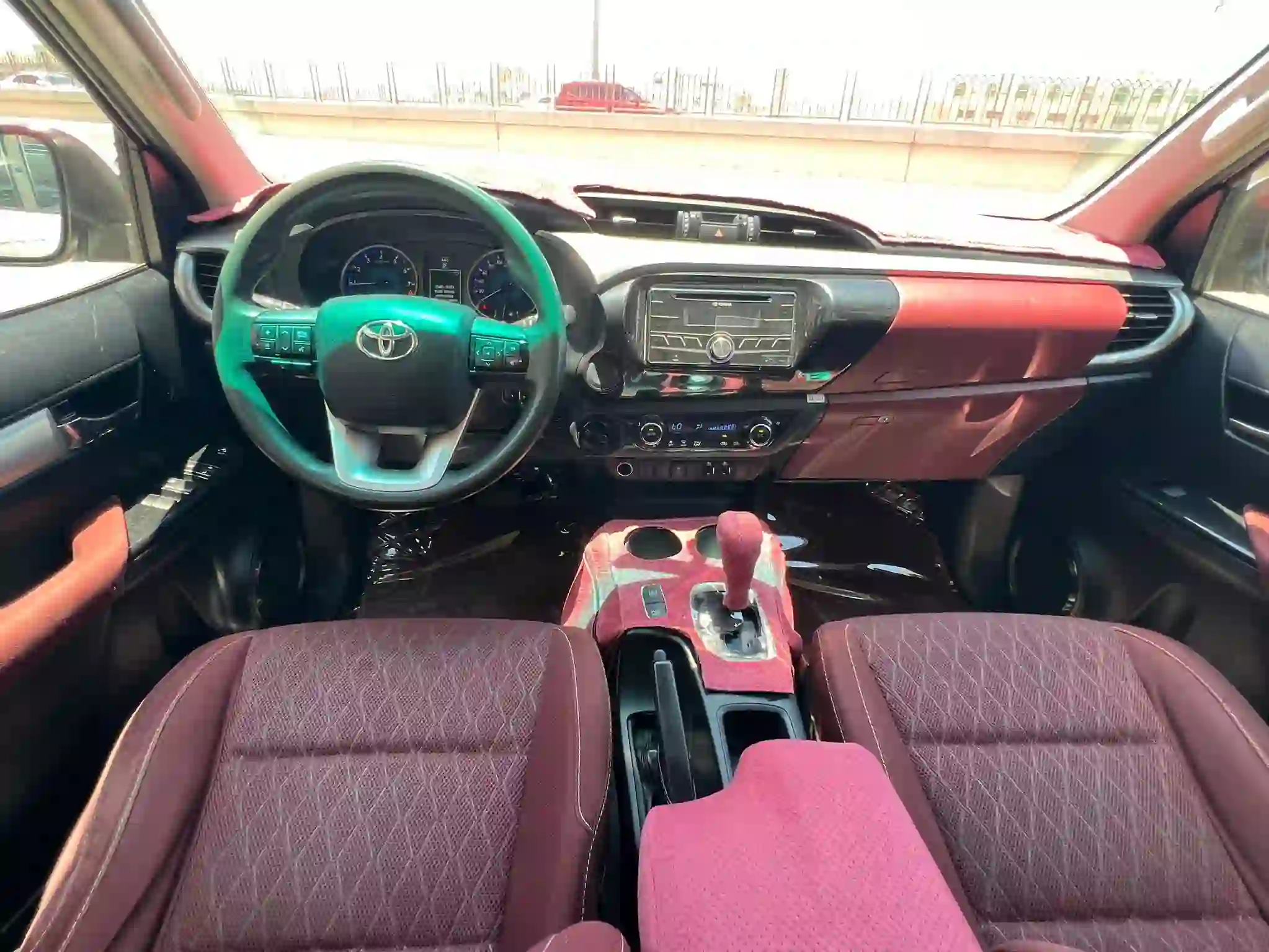 Toyota Hilux 2019 - Image 2
