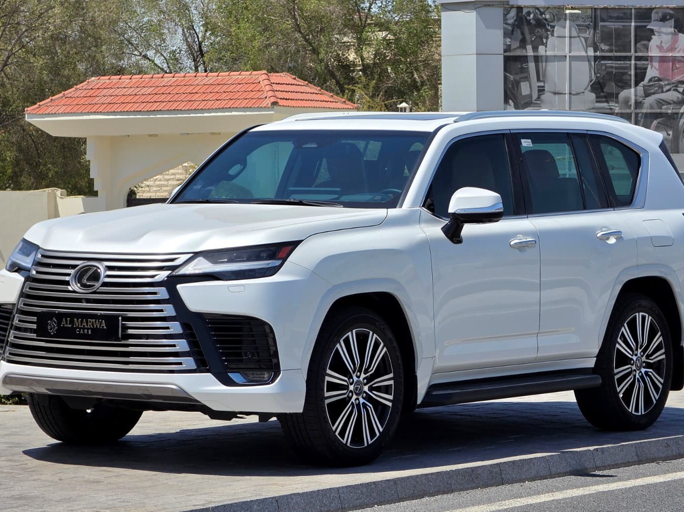 Lexus LX 600 Luxury  2025 - Image 3