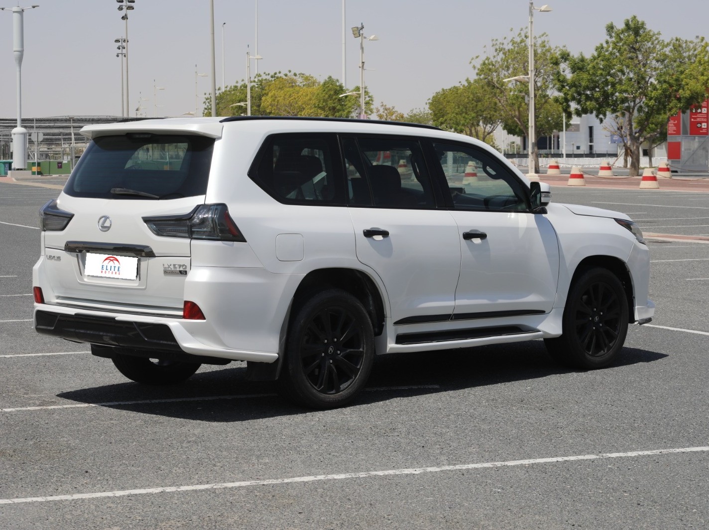 Lexus LX 570 S 2019 - Image 4