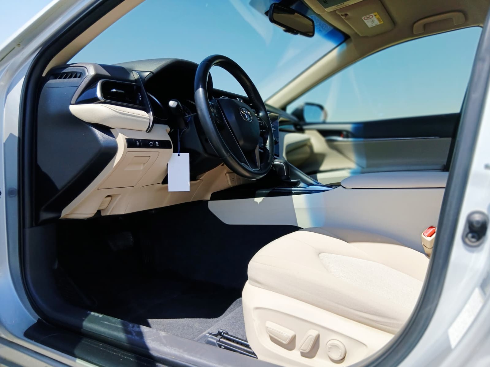 Toyota Camry GLE 2020 - Image 3