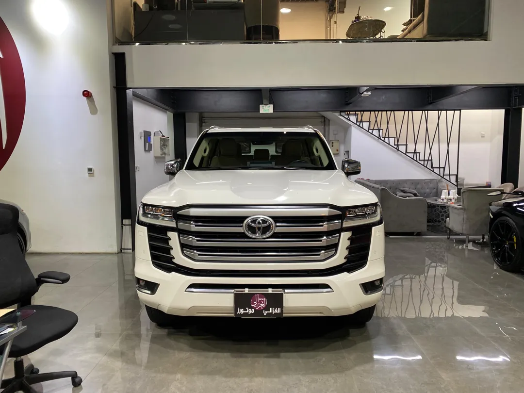 Toyota Land Cruiser VX Twin Turbo 2022 - Image 2
