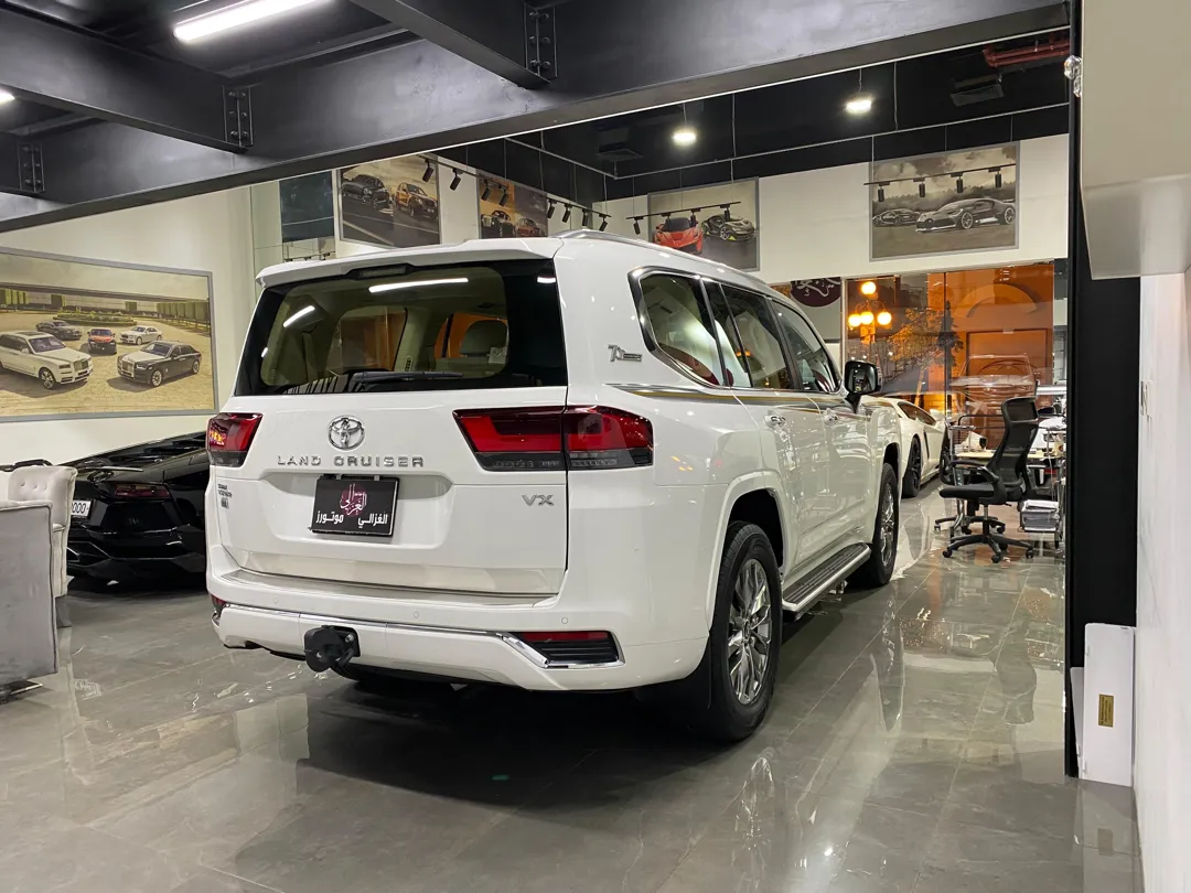 Toyota Land Cruiser VX Twin Turbo 2022 - Image 3