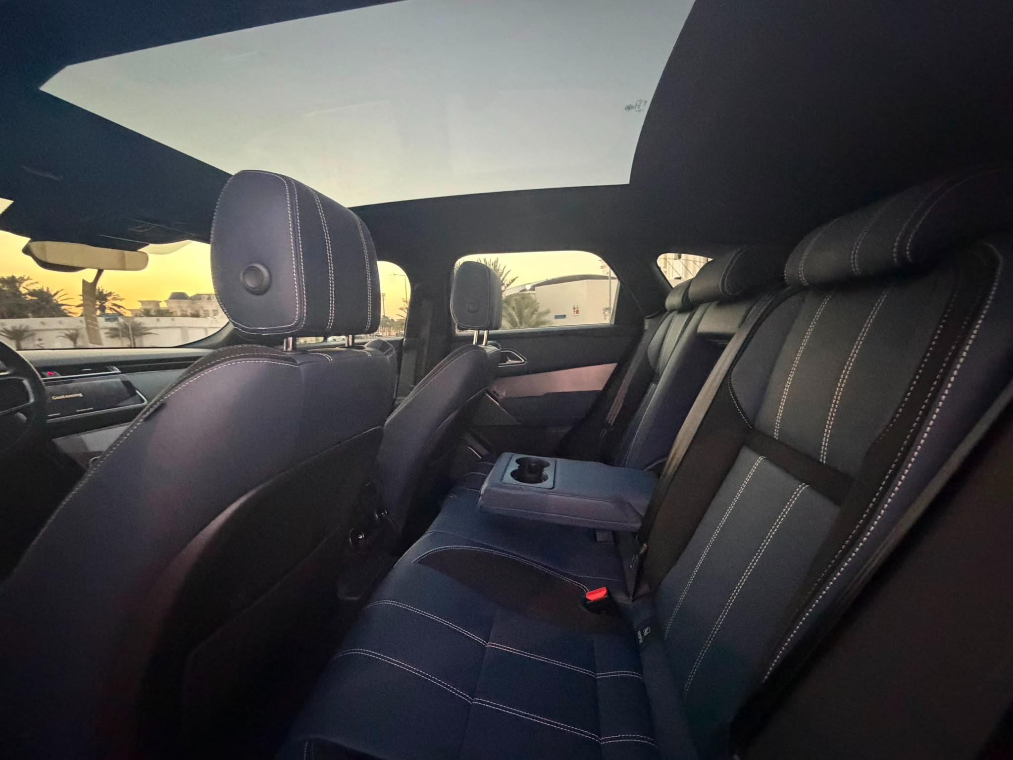 Land Rover Range Rover Velar 2022 - Image 4