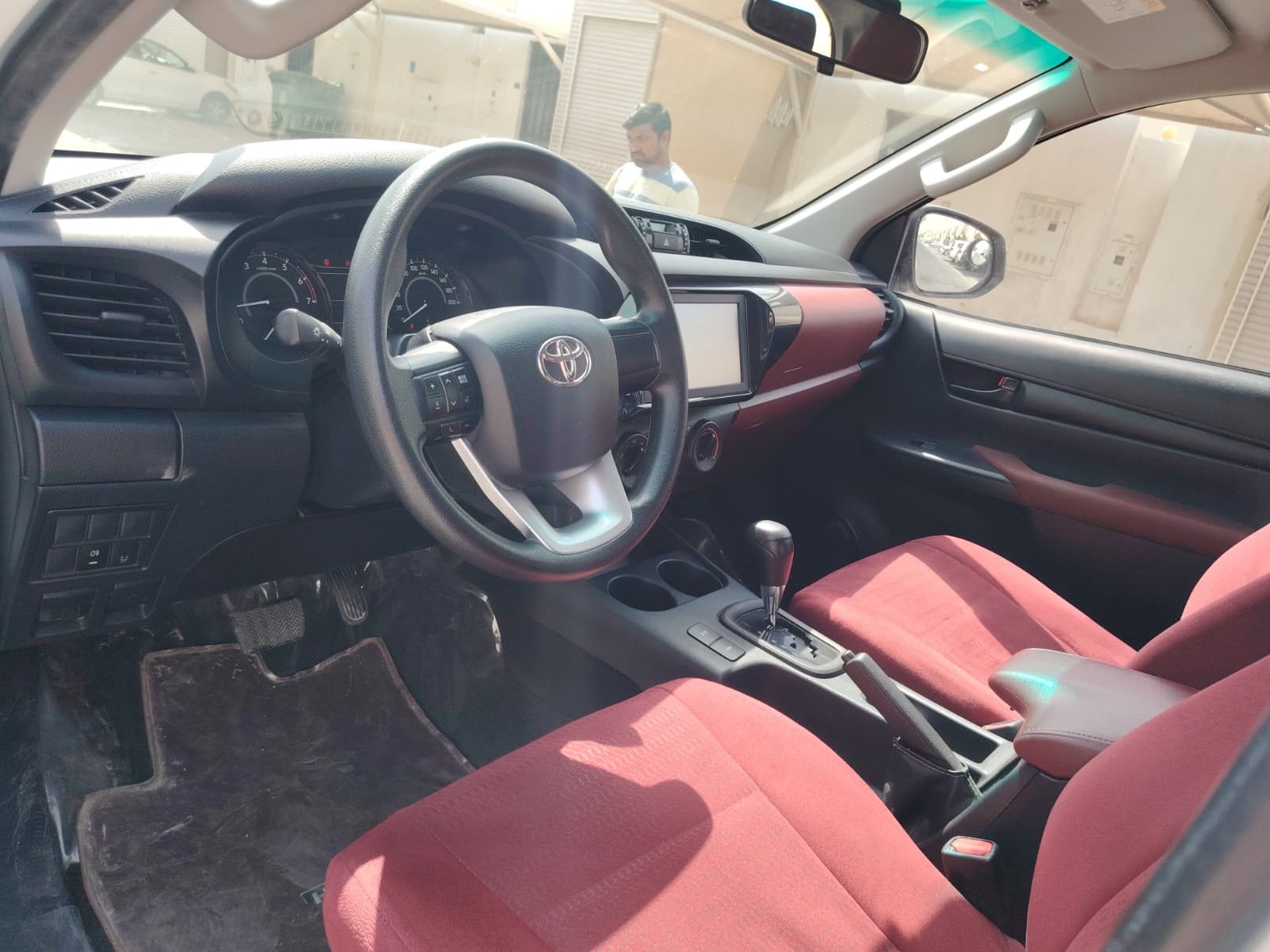 Toyota Hilux 4X4 2022 - Image 2