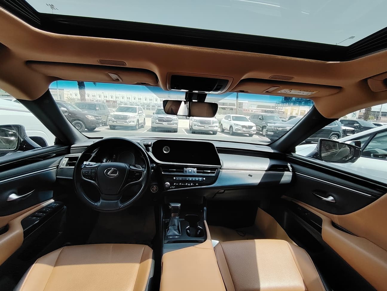 Lexus ES 300h 2023 - Image 3