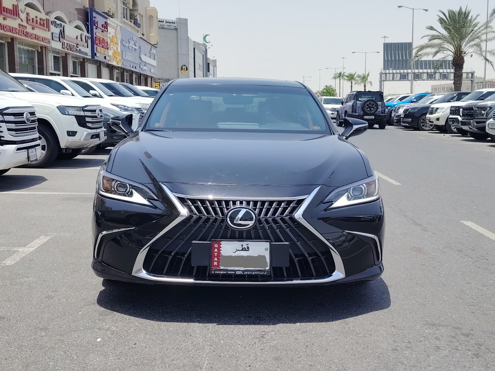 Lexus ES 300h 2023 - Image 2