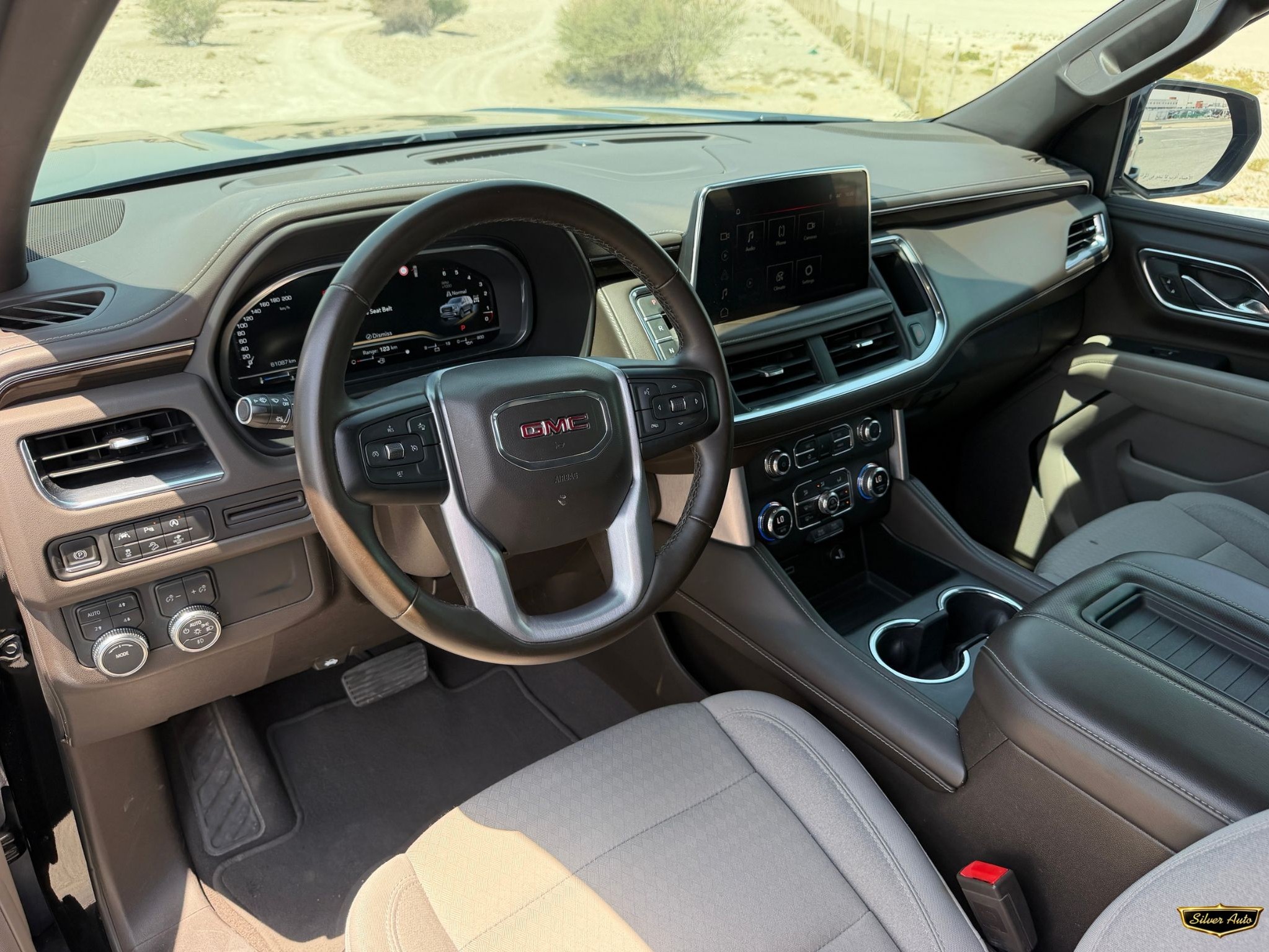 GMC Yukon SLE 2023 - Image 3