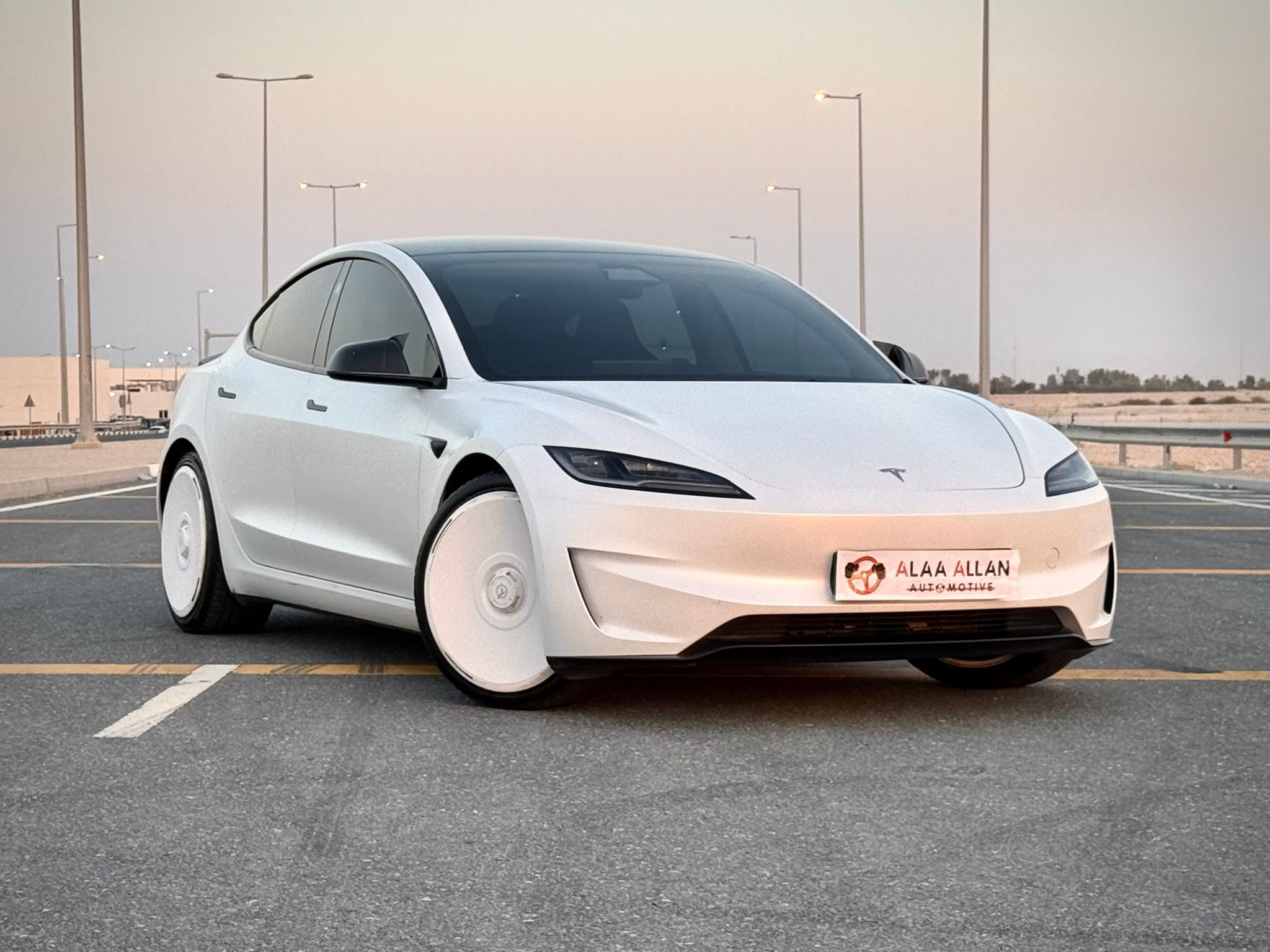 Tesla Model 3  2024