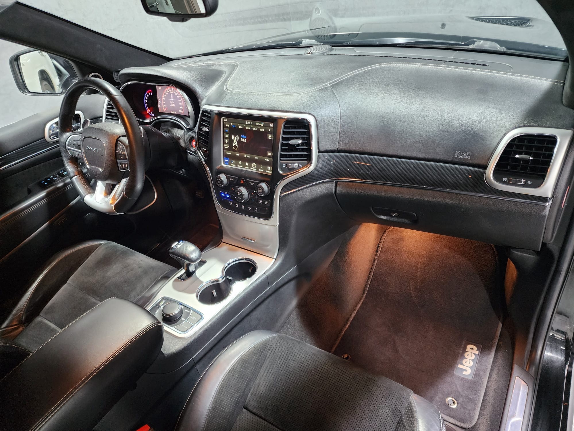 Jeep Grand Cherokee SRT 2014 - Image 4