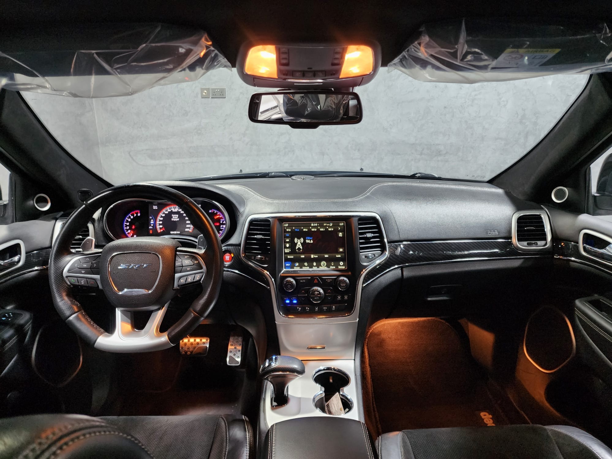 Jeep Grand Cherokee SRT 2014 — photo 9 for sale in Qatar