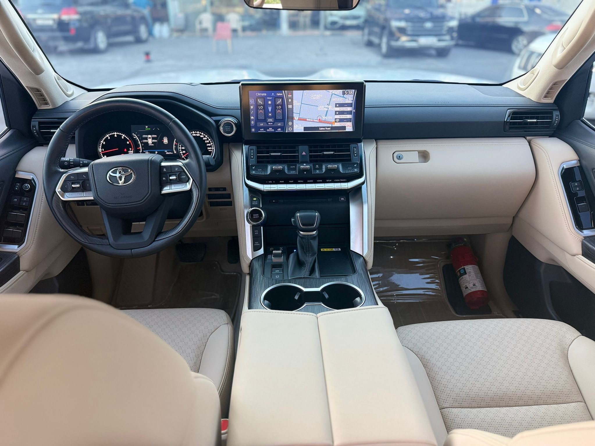 Toyota Land Cruiser VX.R 2024 - Image 2