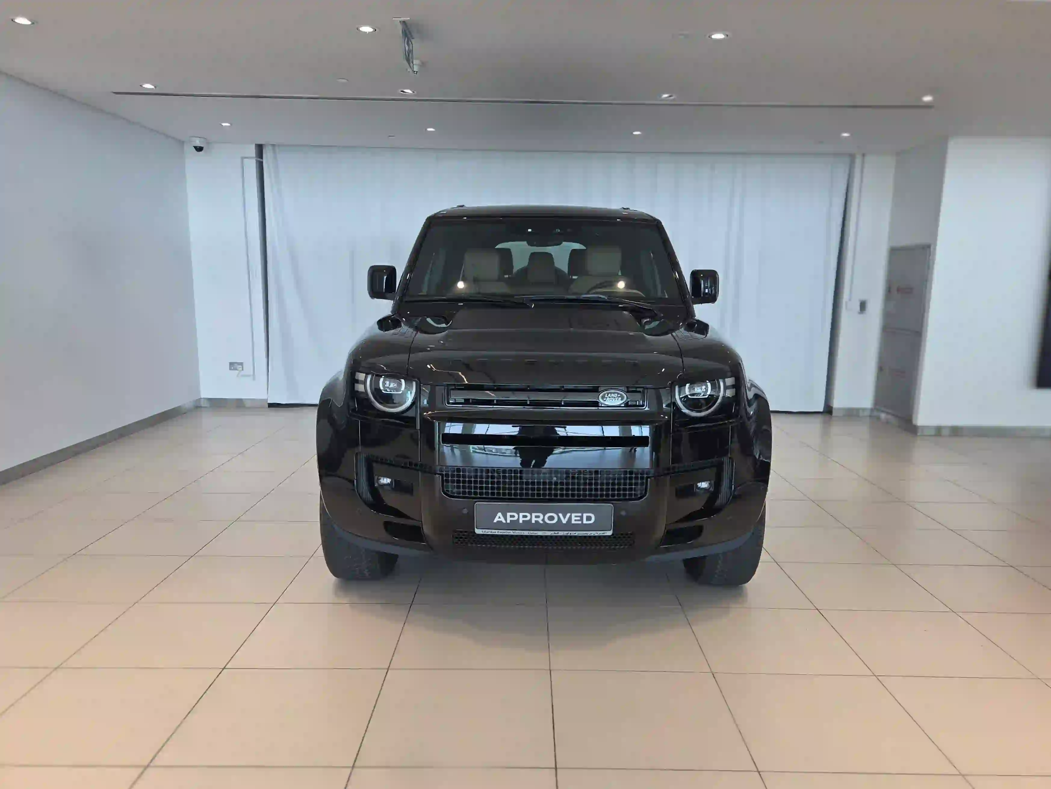 Land Rover Defender 130 3.0 i6 X-Dynamic SE 2026 - Image 3