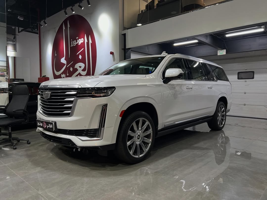 Cadillac Escalade 600 2021 - Image 2