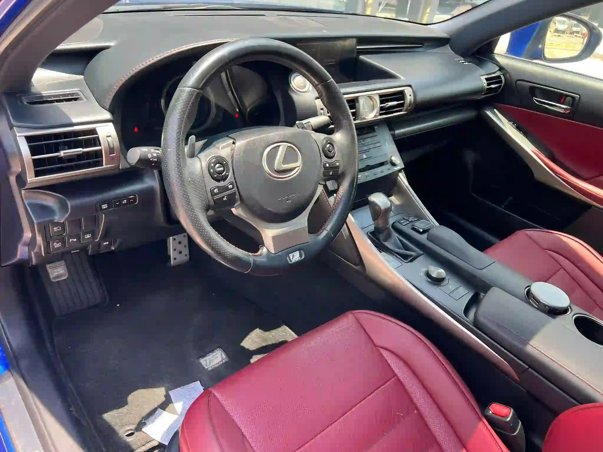 Lexus IS 350 2015 — photo 9 for sale in Qatar