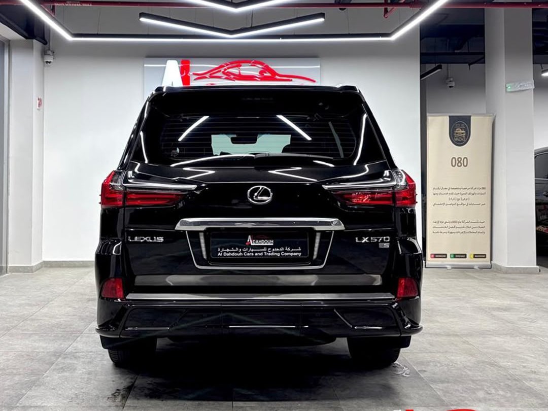 Lexus LX 570 2021 - Image 2