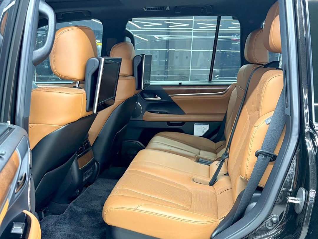 Lexus LX 570 2021 - Image 4