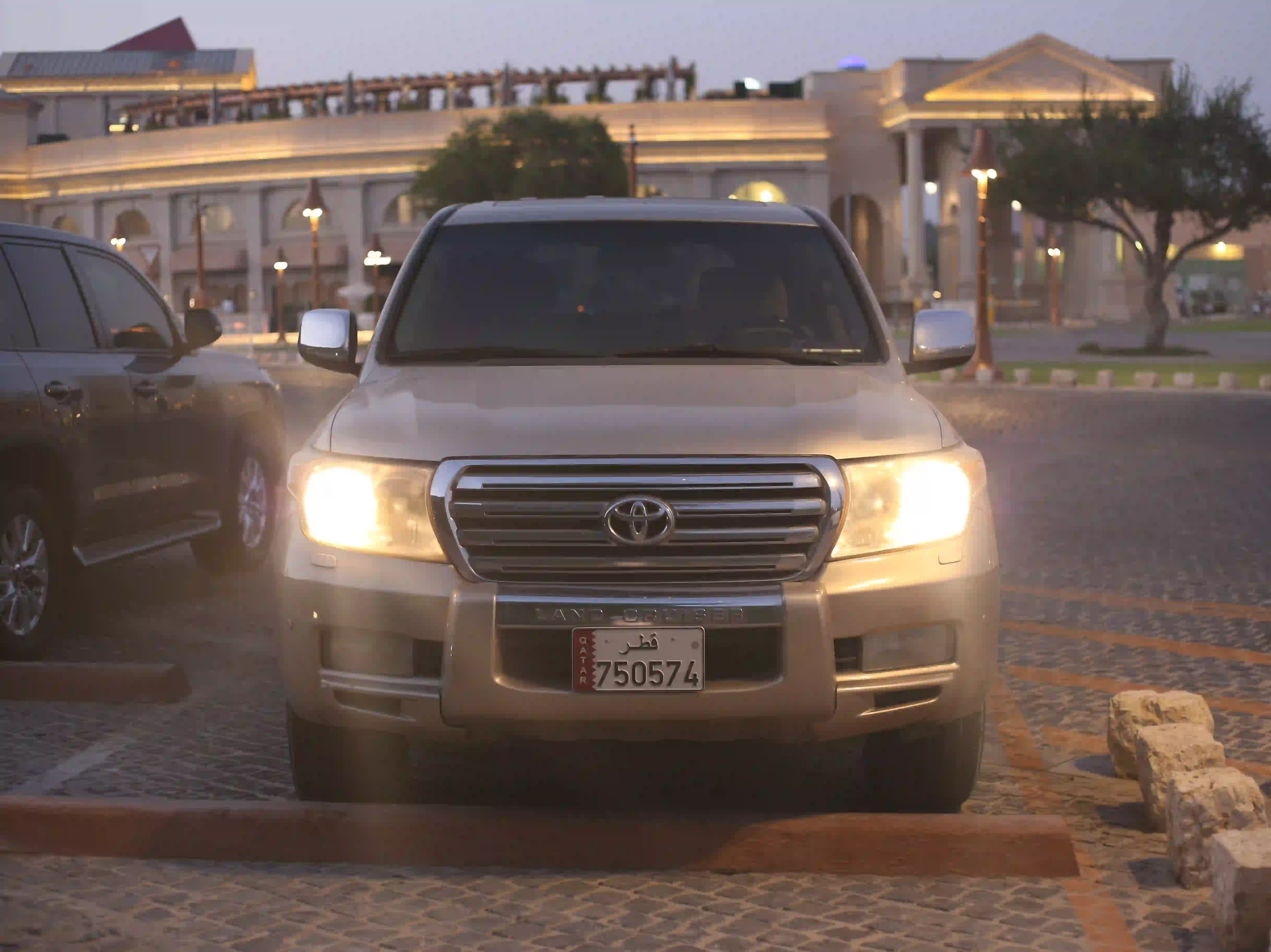 Toyota Land Cruiser VX.R 2010 - Image 2