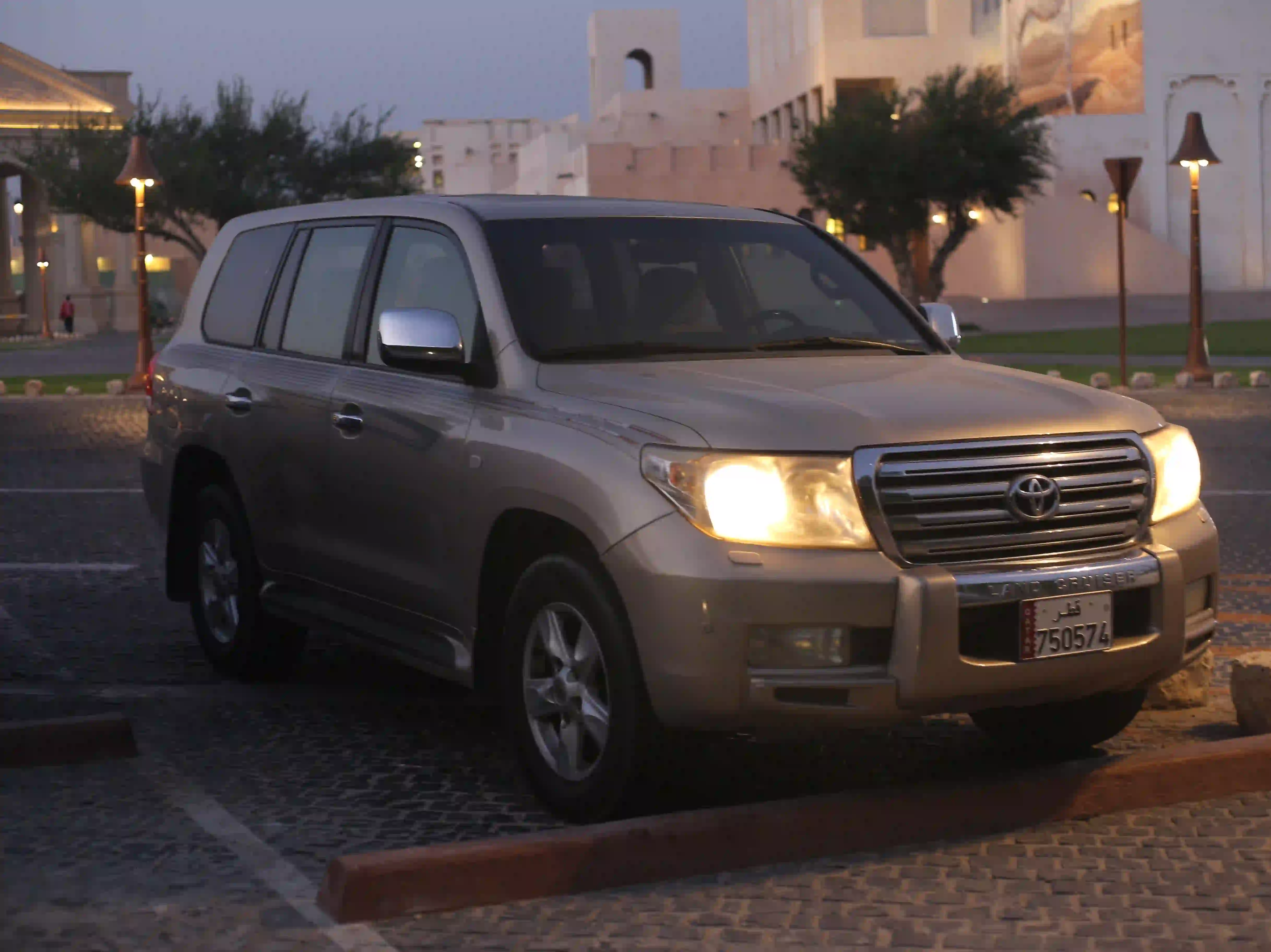 Toyota Land Cruiser VX.R 2010 - Image 3