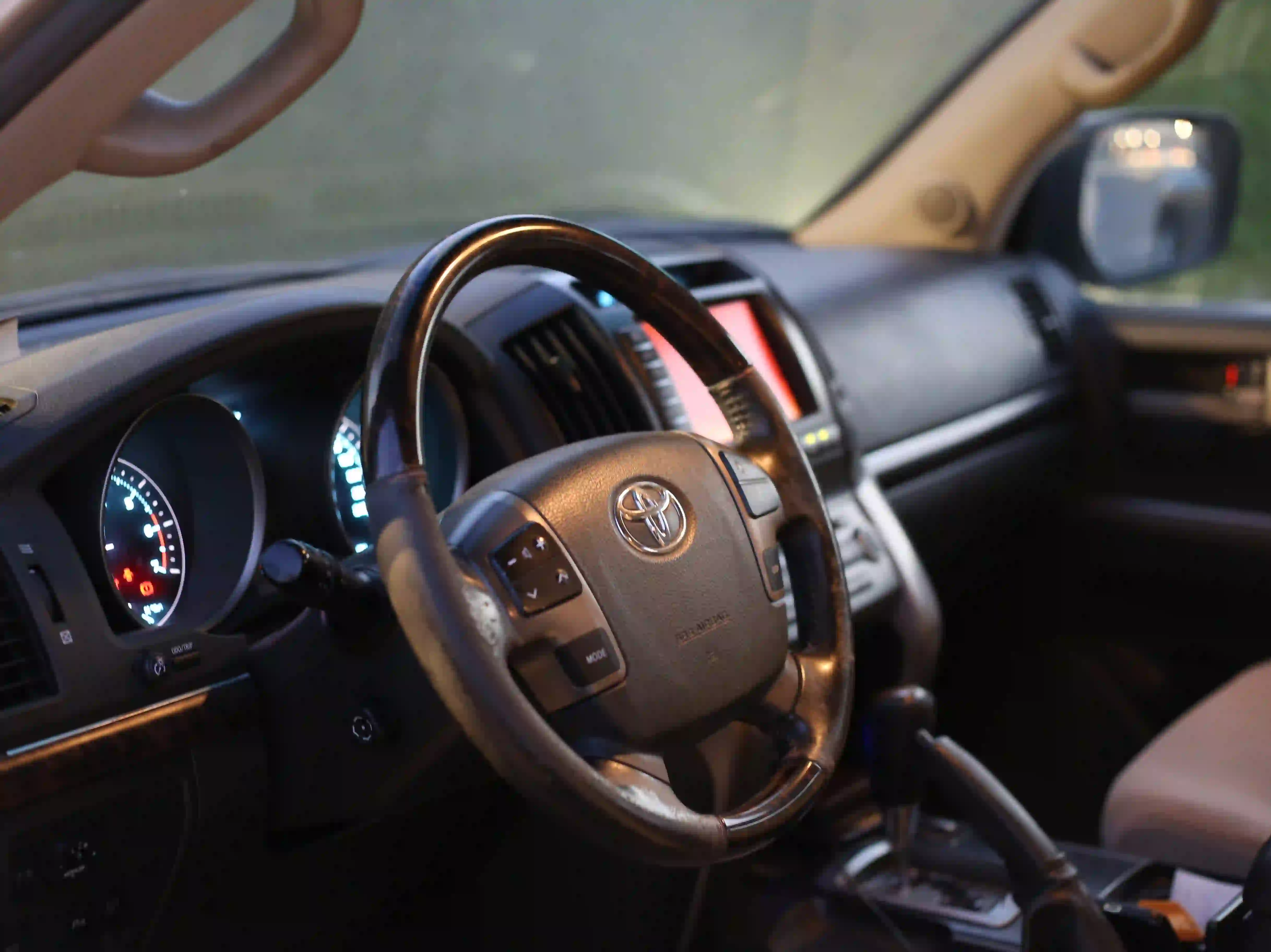 Toyota Land Cruiser VX.R 2010 — photo 10 for sale in Qatar