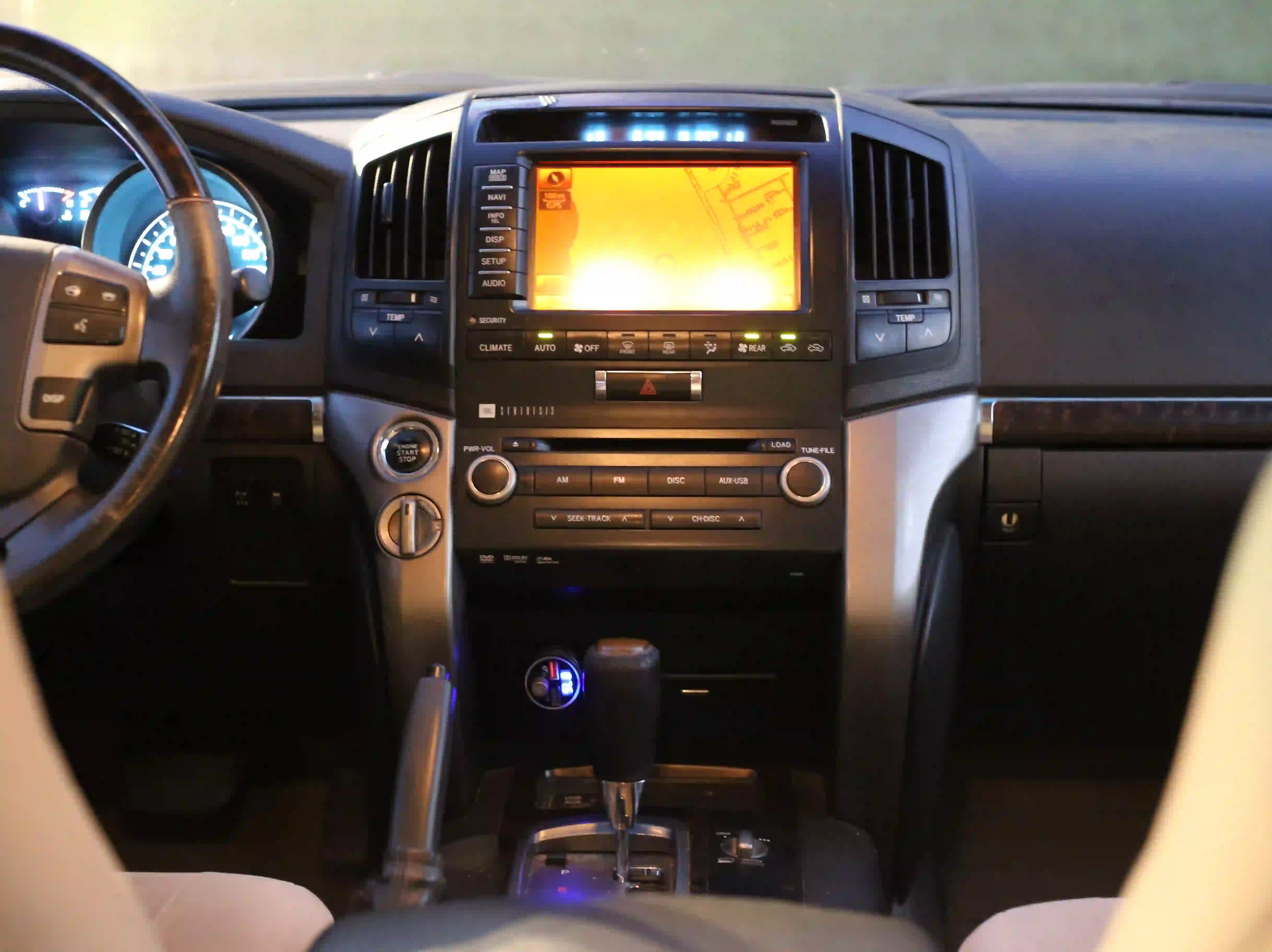 Toyota Land Cruiser VX.R 2010 — photo 12 for sale in Qatar