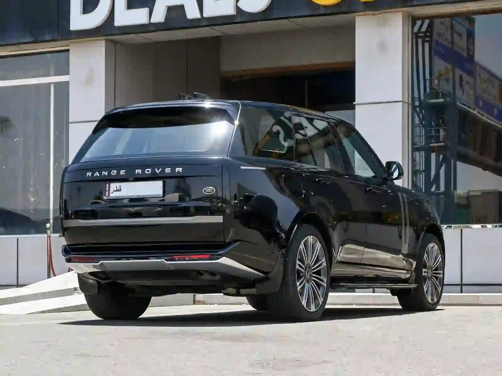 Land Rover Range Rover Vogue 2023 — photo 12 for sale in Qatar