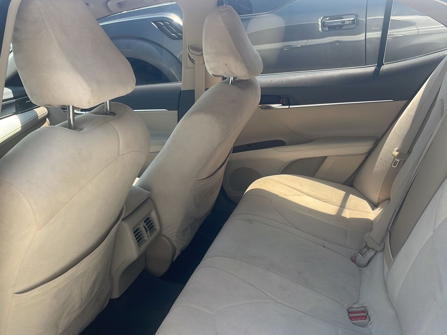 Toyota Camry LE 2024 - Image 2