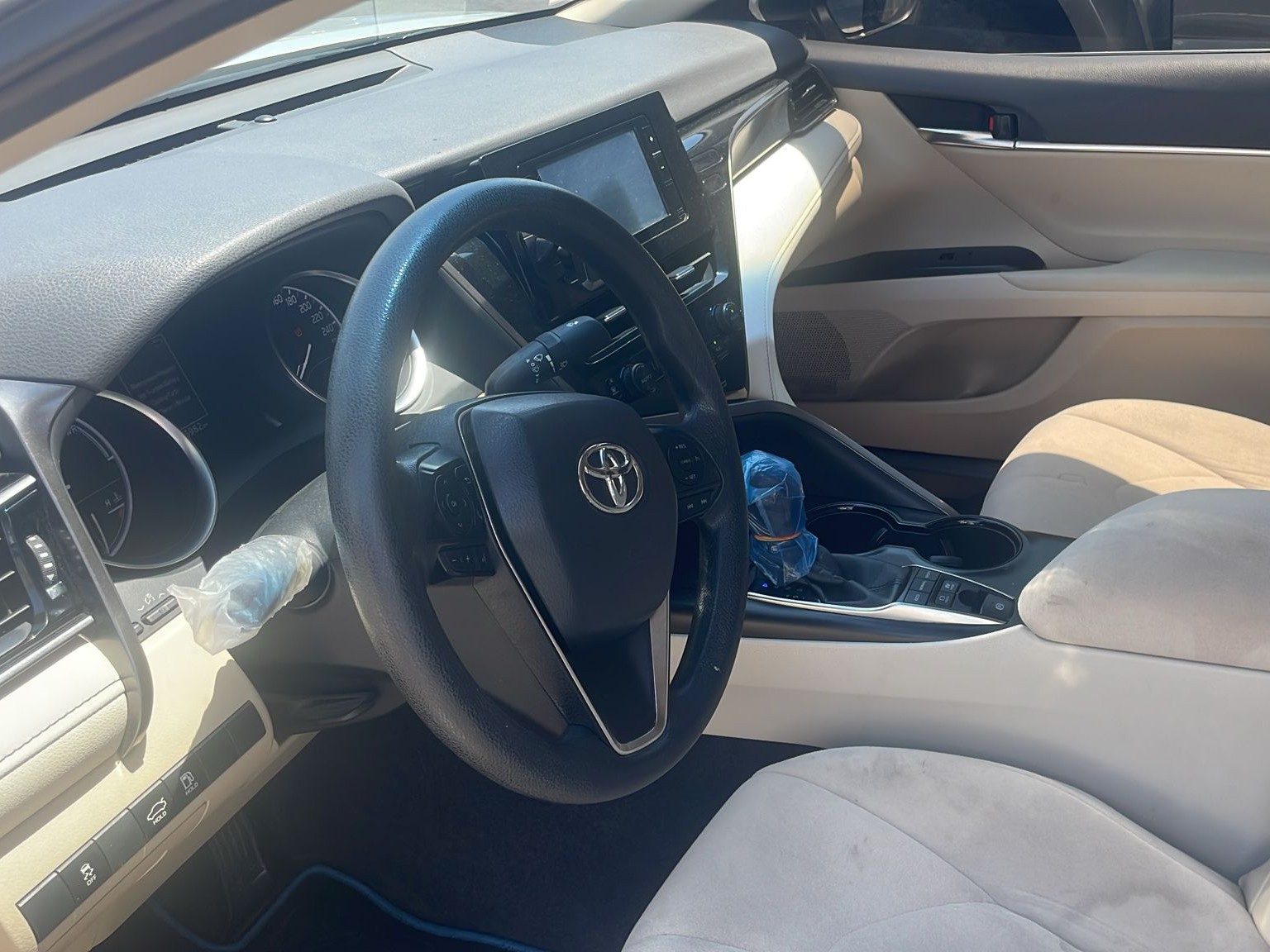 Toyota Camry LE 2024 - Image 4