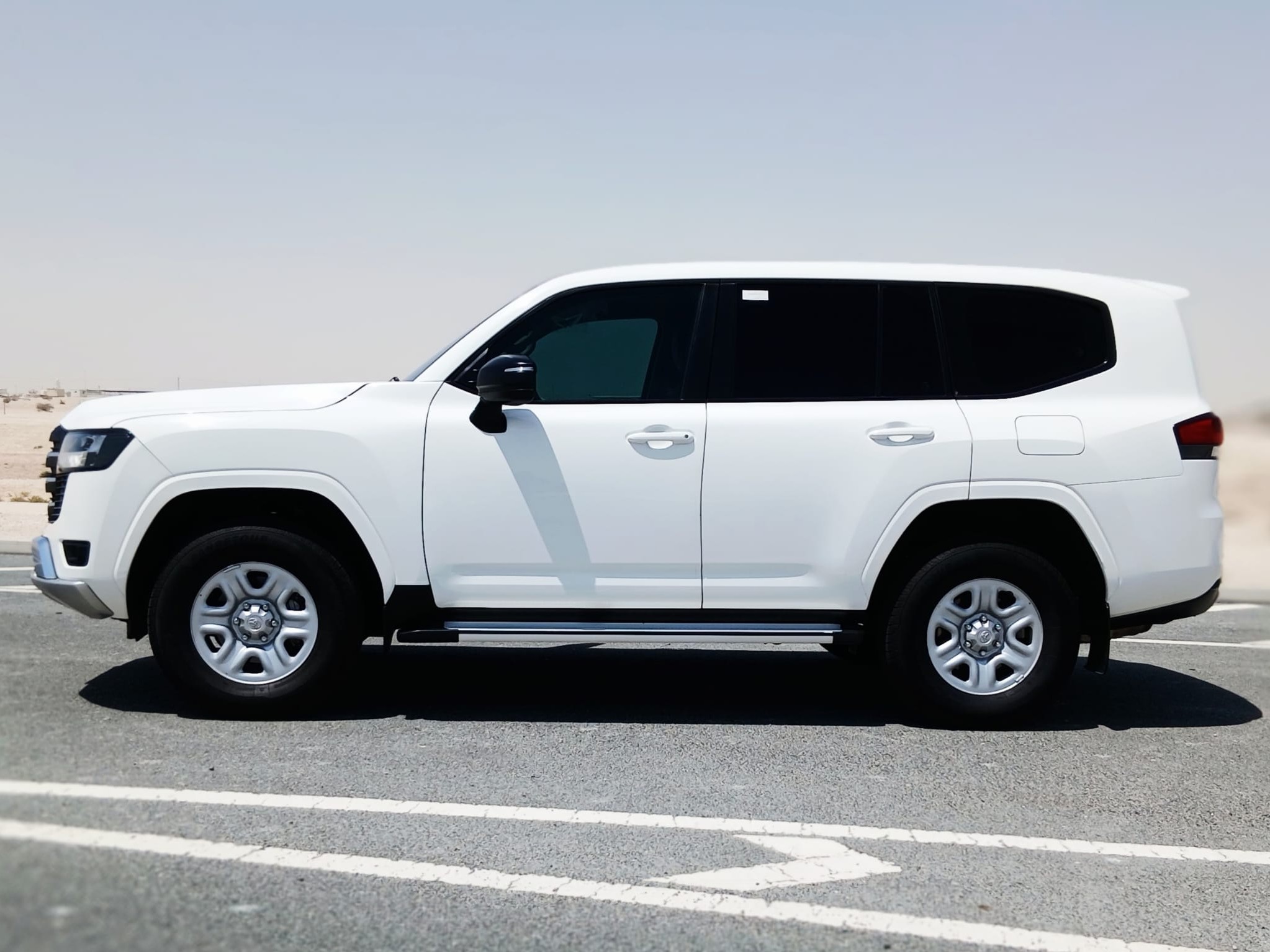 Toyota Land Cruiser G standard 2023 — photo 9 for sale in Qatar