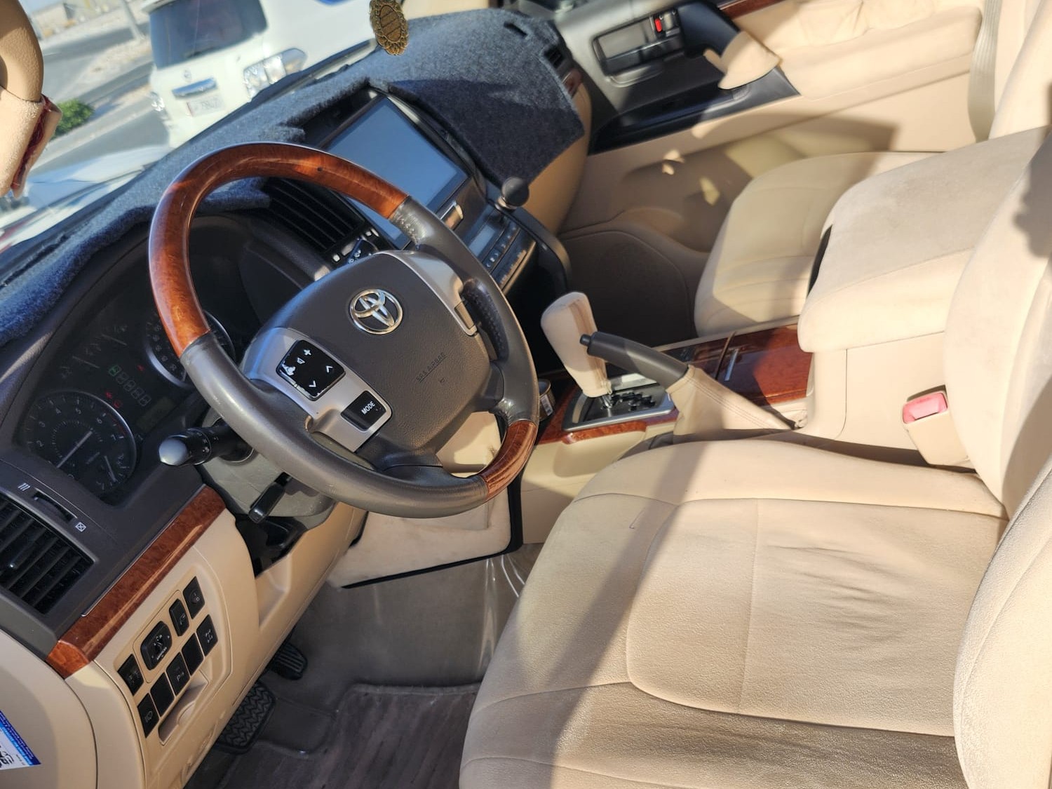 Toyota Land Cruiser GX.R 2014 - Image 2