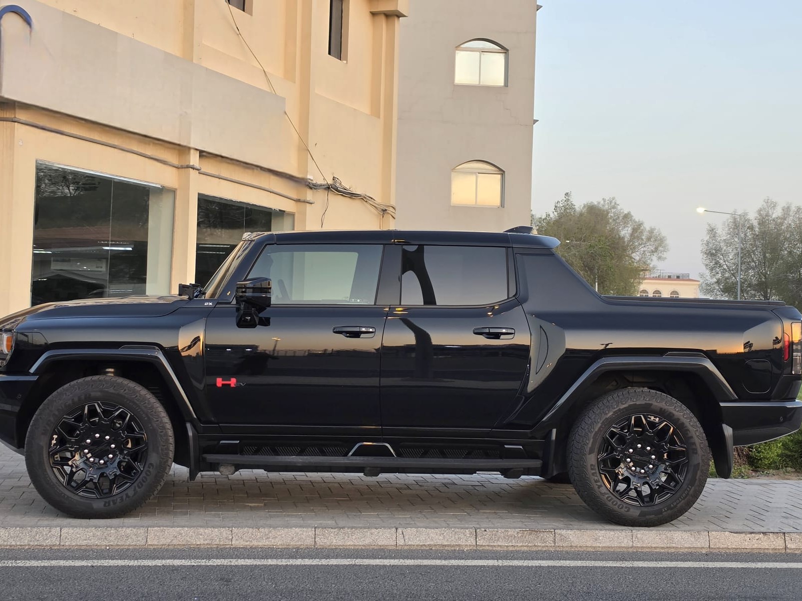 Hummer EV 2025 - Image 3
