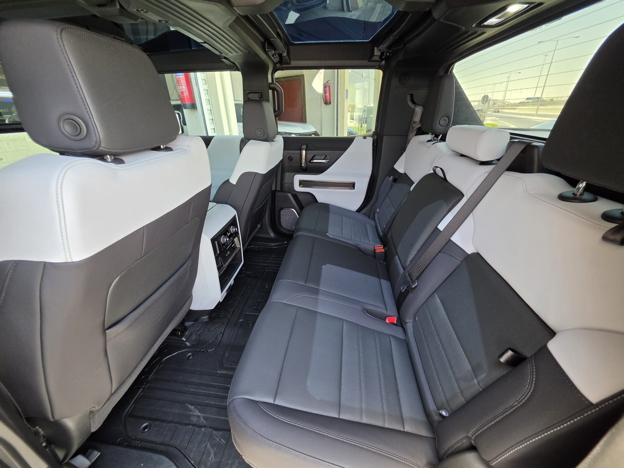Hummer EV 2025 - Image 4