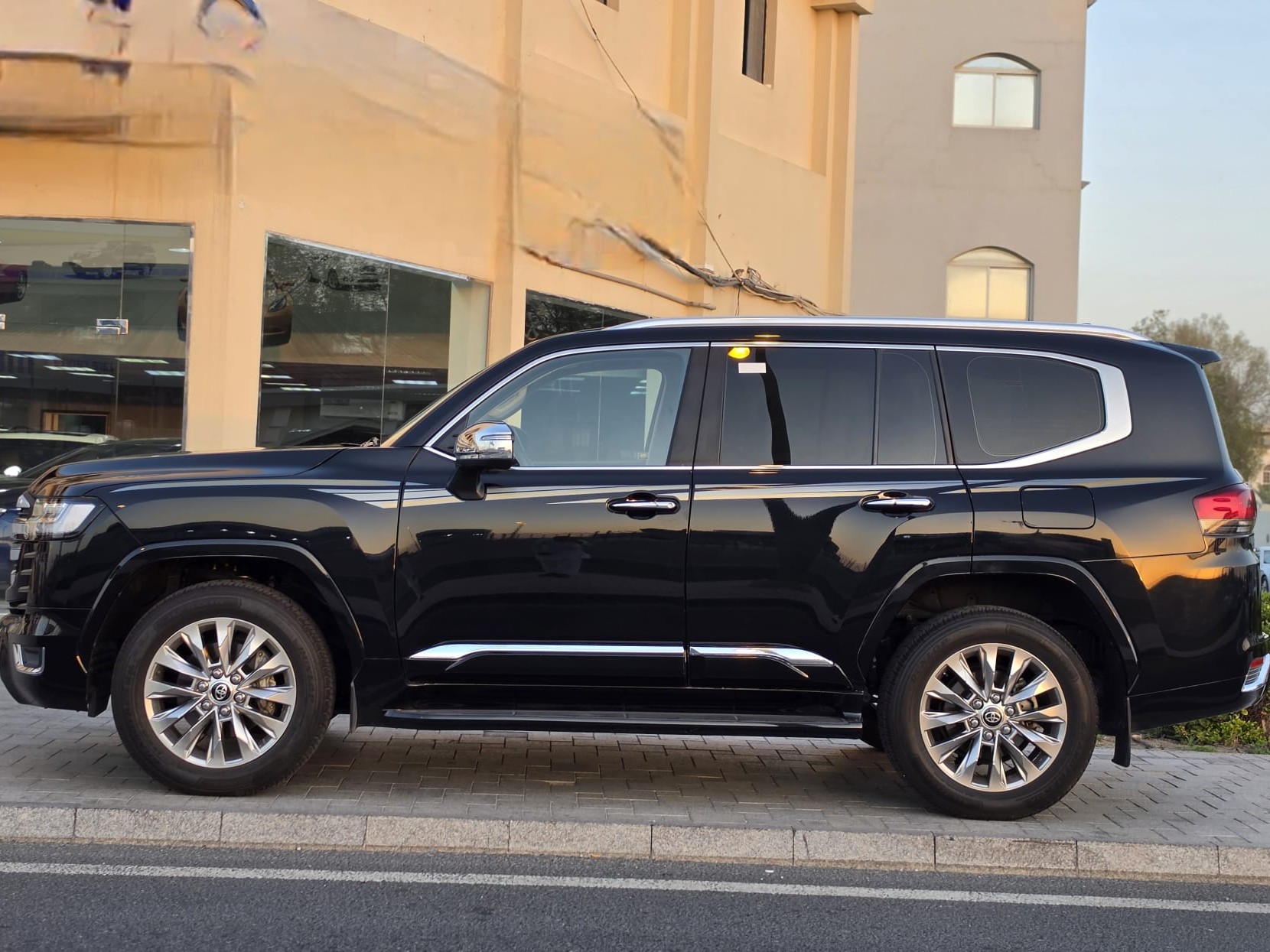 Toyota Land Cruiser VXR Twin Turbo 2024 - Image 4