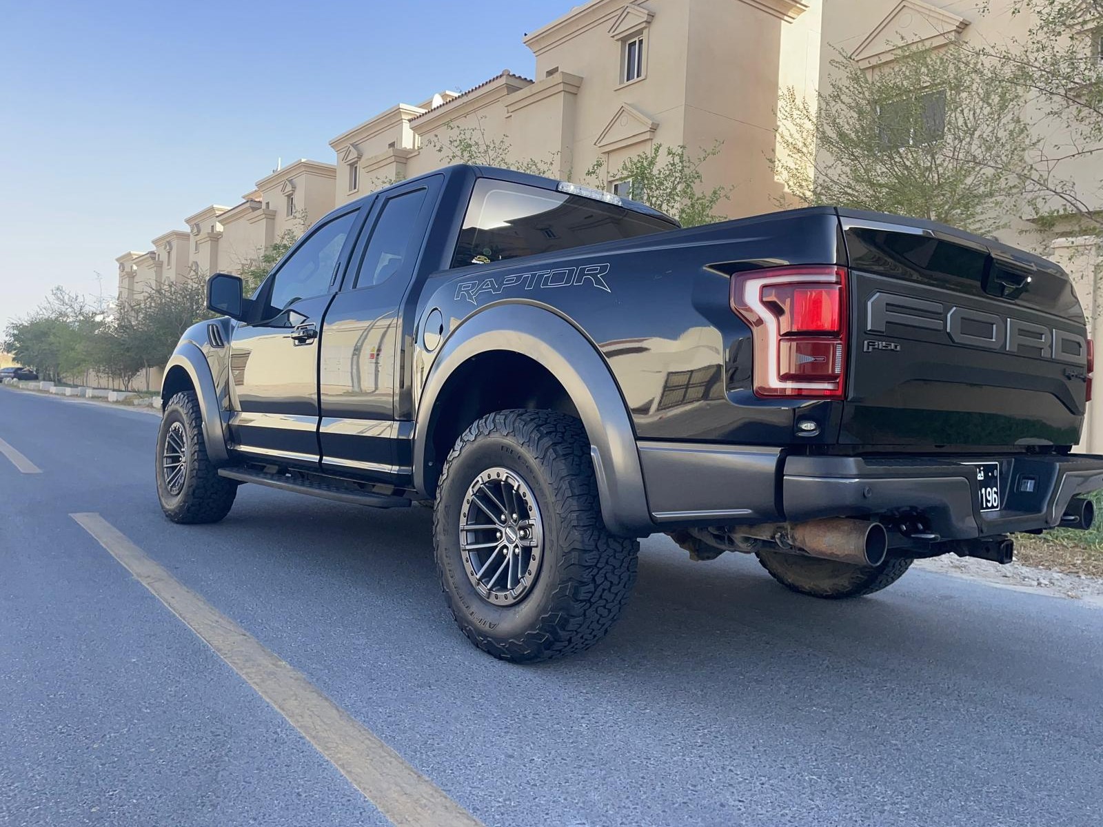Ford Raptor f 150 2019 - Image 2