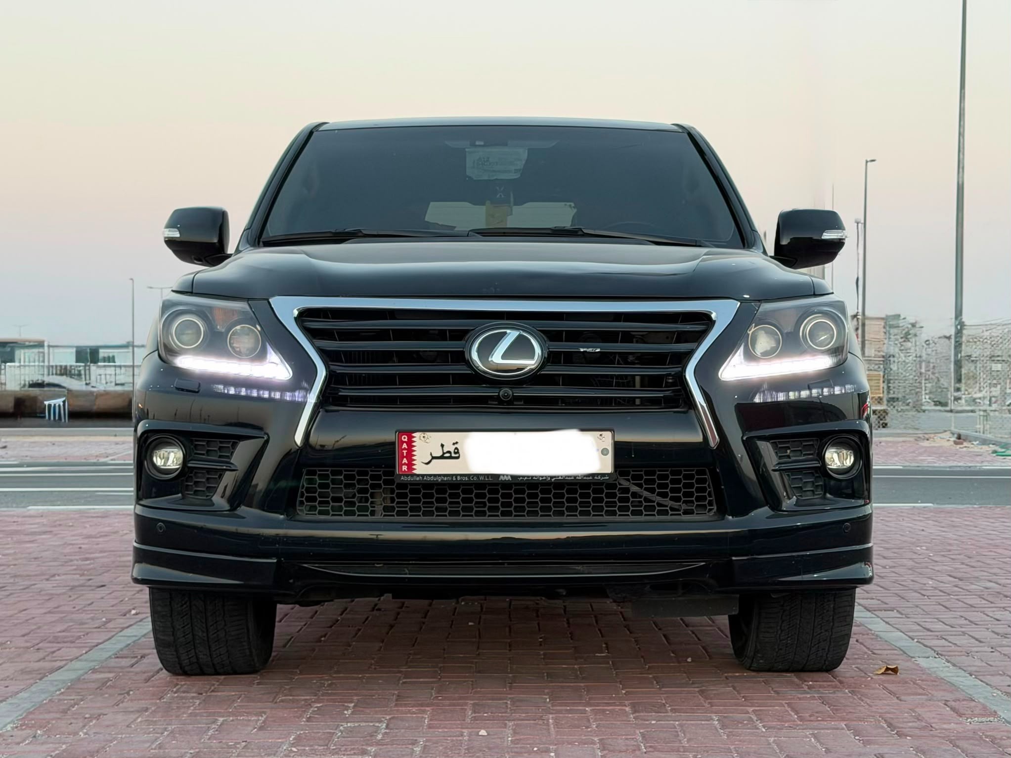 Lexus LX 570 S 2011