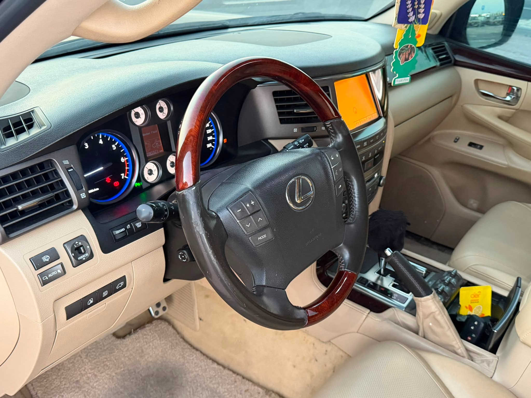 Lexus LX 570 S 2011 — photo 10 for sale in Qatar