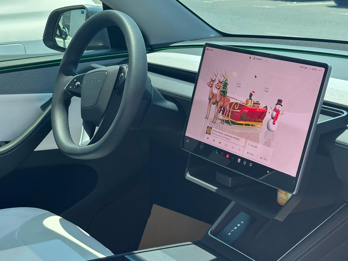 Tesla Model Y DUAL MOTOR 2025 - Image 3