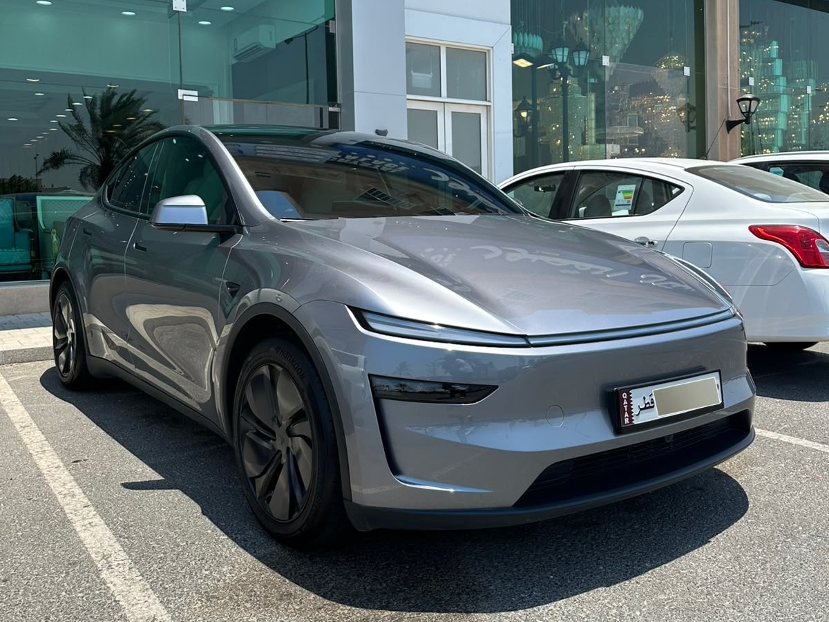 Tesla Model Y DUAL MOTOR 2025 - Image 2
