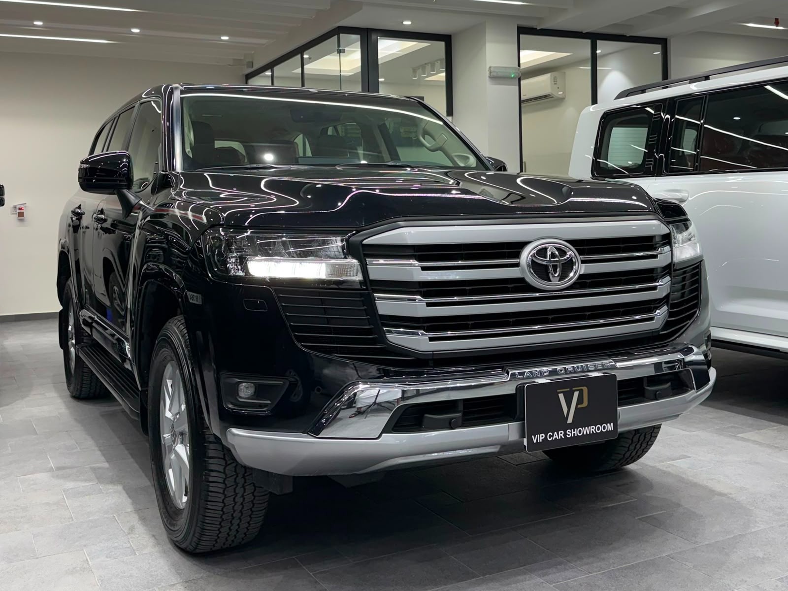 Toyota Land Cruiser GXR Twin Turbo 2025