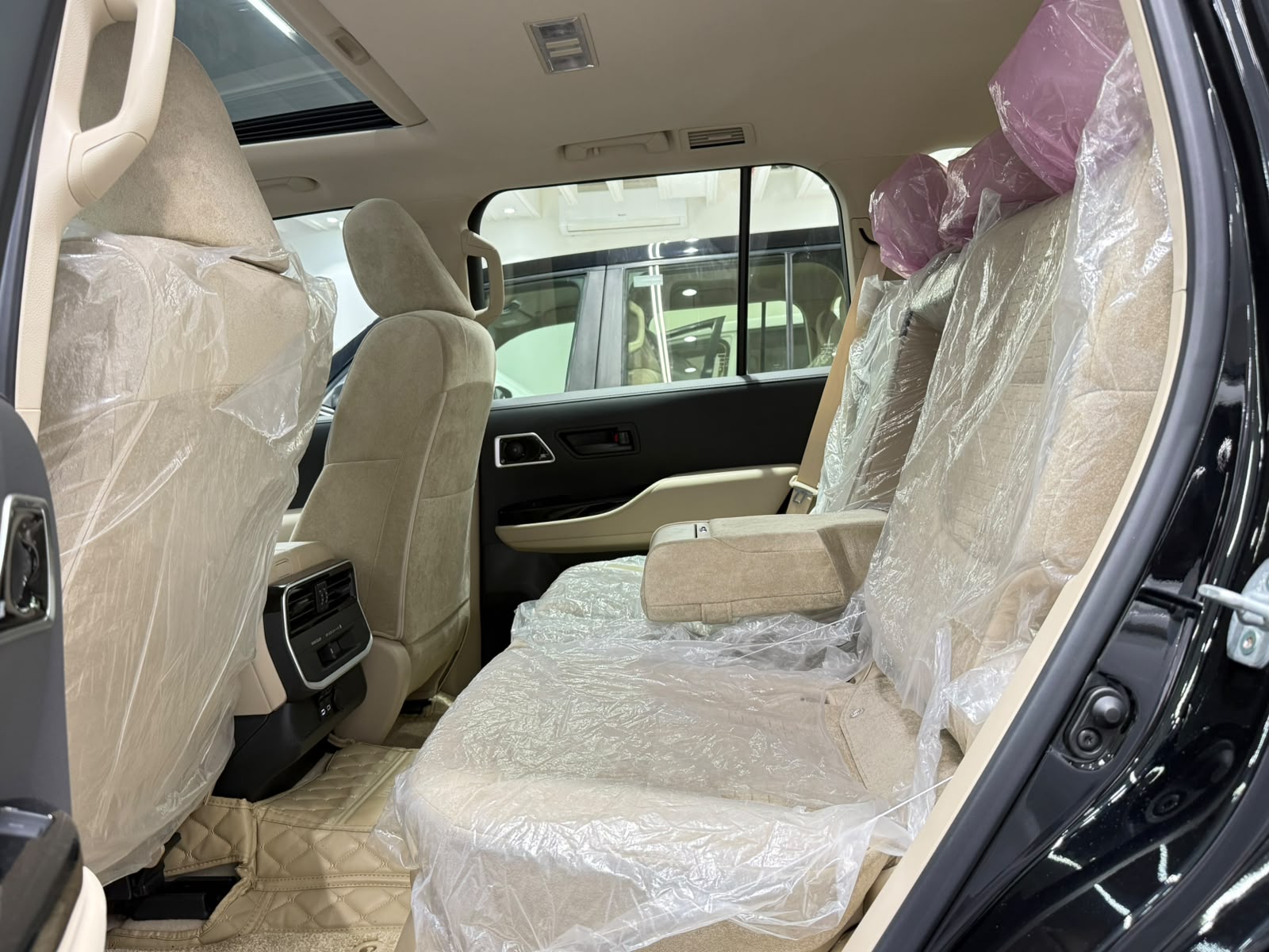 Toyota Land Cruiser GXR Twin Turbo 2025 — photo 11 for sale in Qatar
