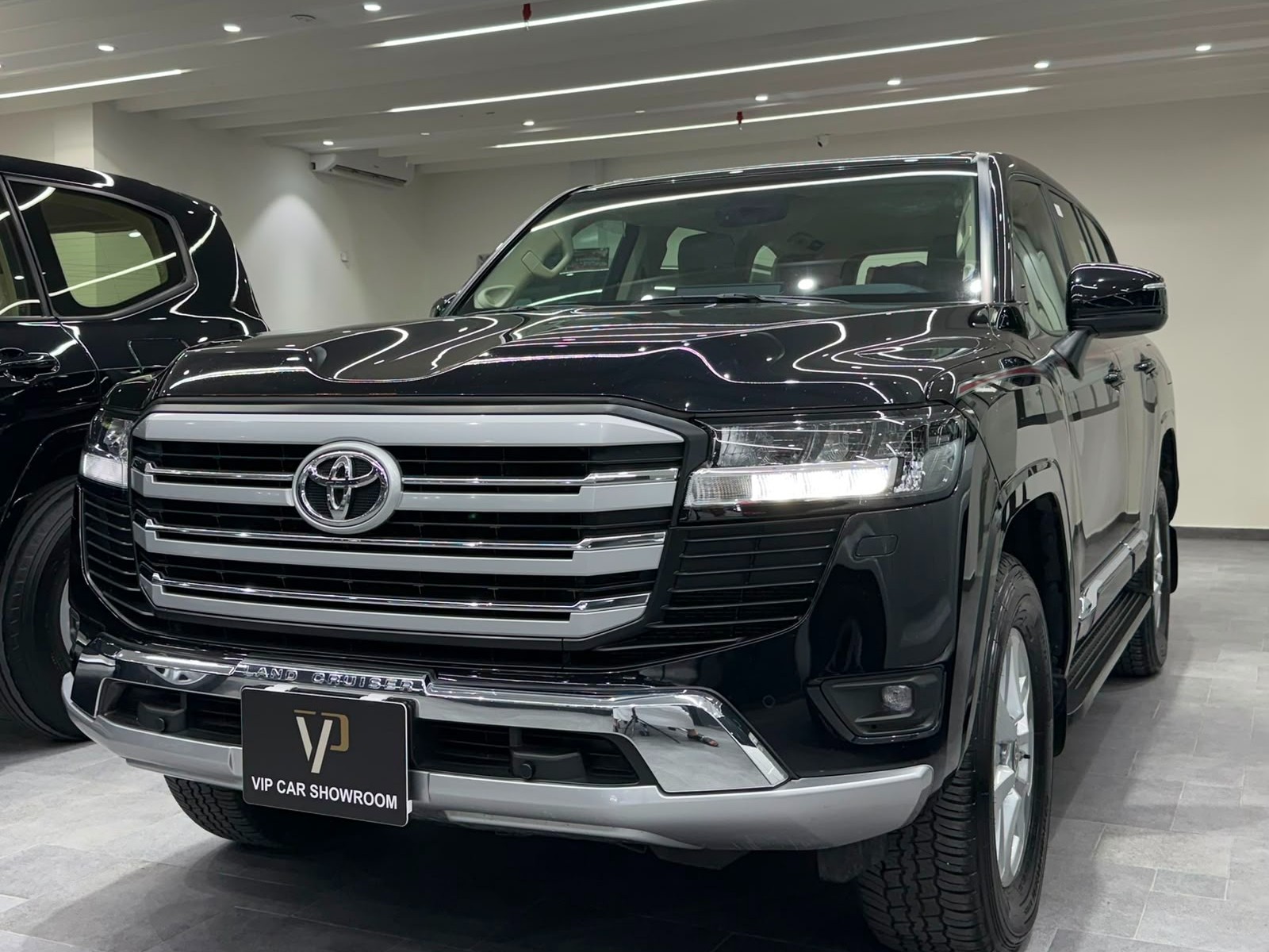 Toyota Land Cruiser GX 2023 - Image 3