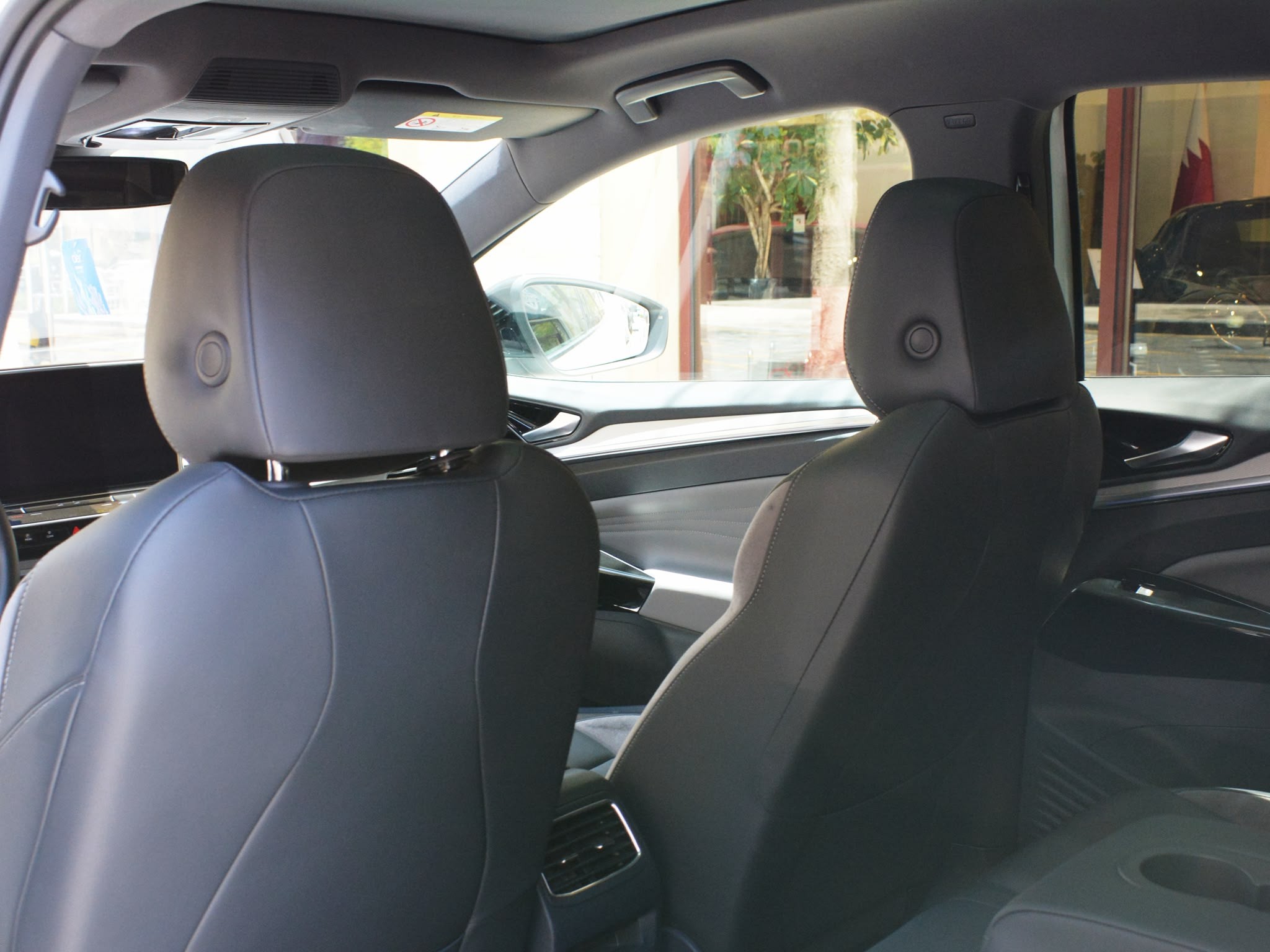 Volkswagen ID 4 2023 - Image 2