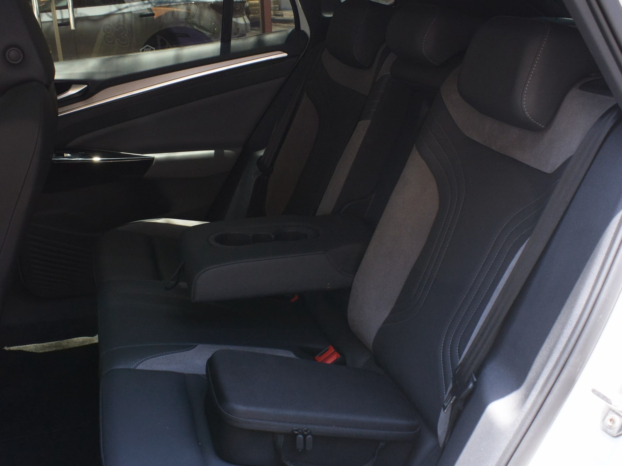 Volkswagen ID 4 2023 - Image 3