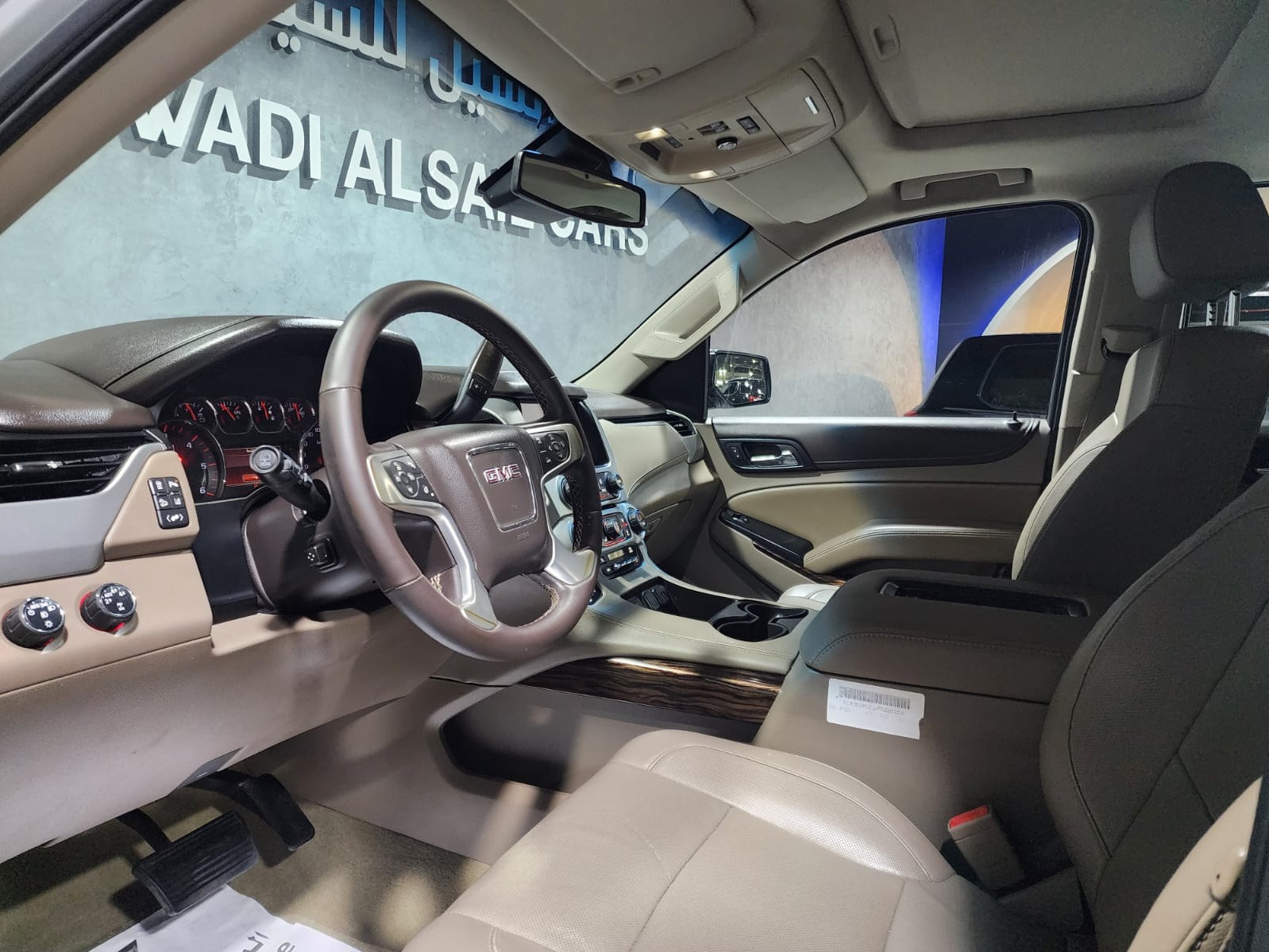 GMC Yukon SLT 2015 — photo 10 for sale in Qatar