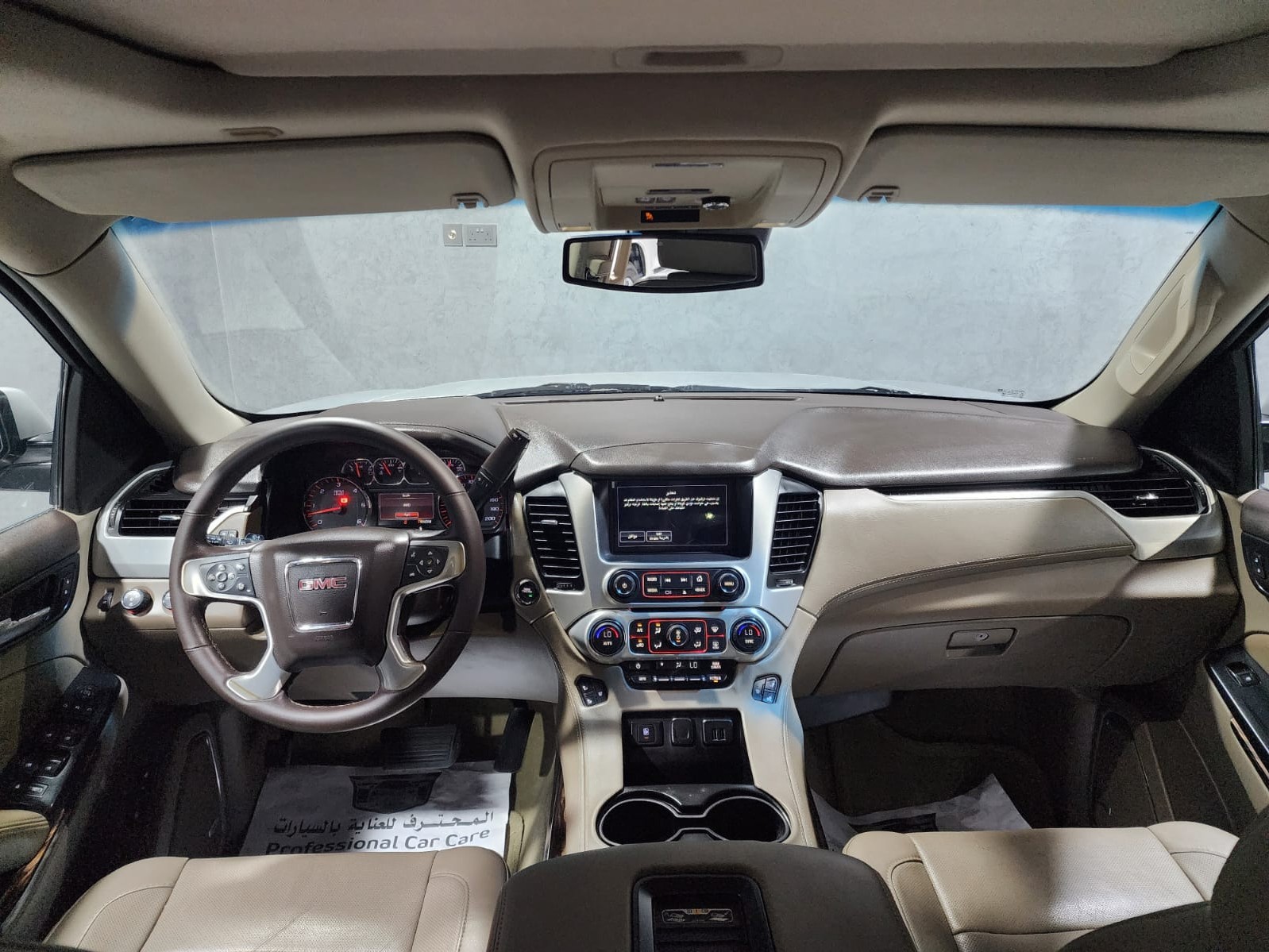 GMC Yukon SLT 2015 — photo 11 for sale in Qatar