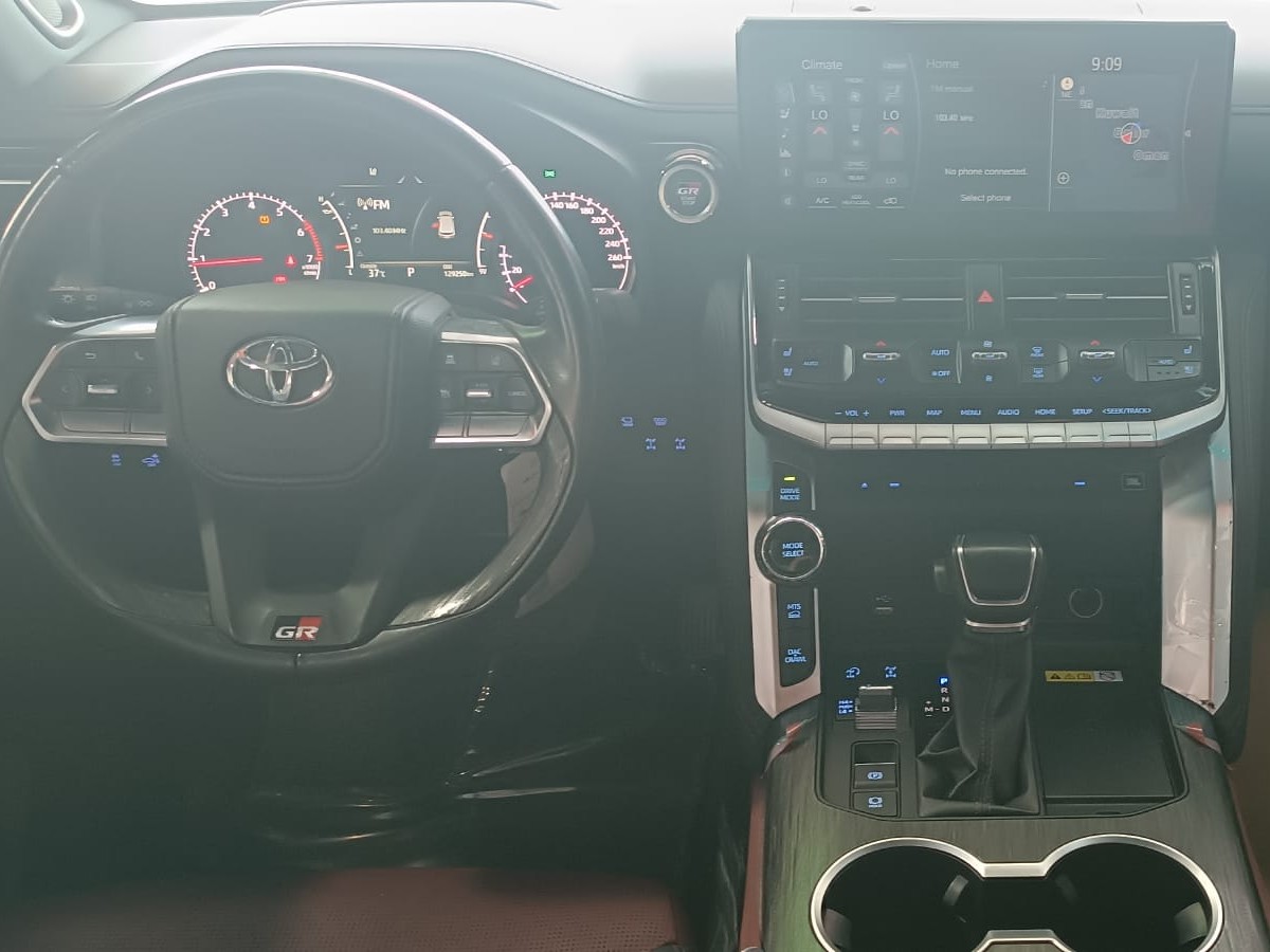 Toyota Land Cruiser G/R 2022 - Image 2