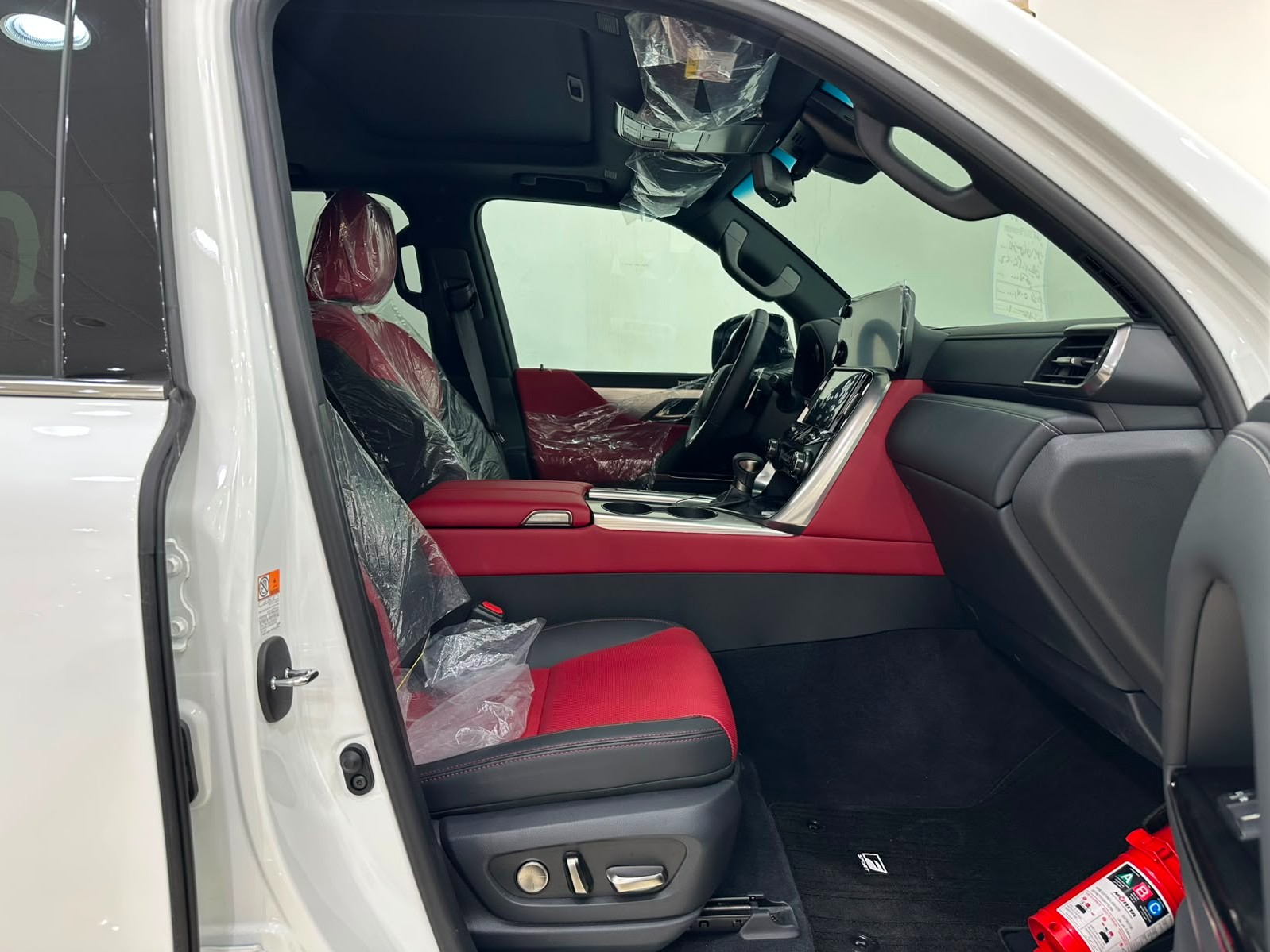 Lexus LX 600 F-Sport 2026 — photo 10 for sale in Qatar