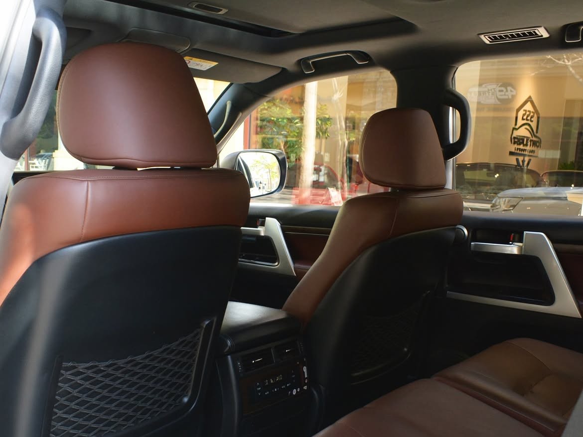 Toyota Land Cruiser VXR Grand Touring 2020 - Image 3