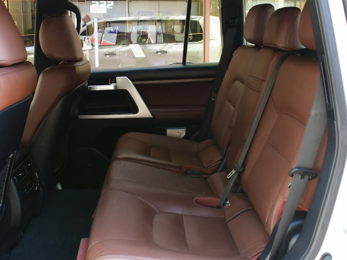 Toyota Land Cruiser VXR Grand Touring 2020 - Image 4