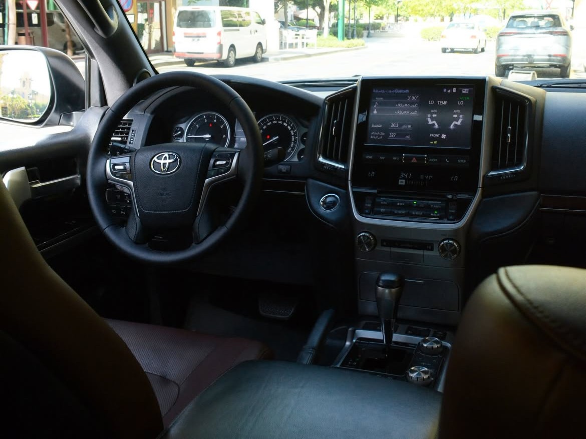 Toyota Land Cruiser VXR Grand Touring 2020 — photo 11 for sale in Qatar