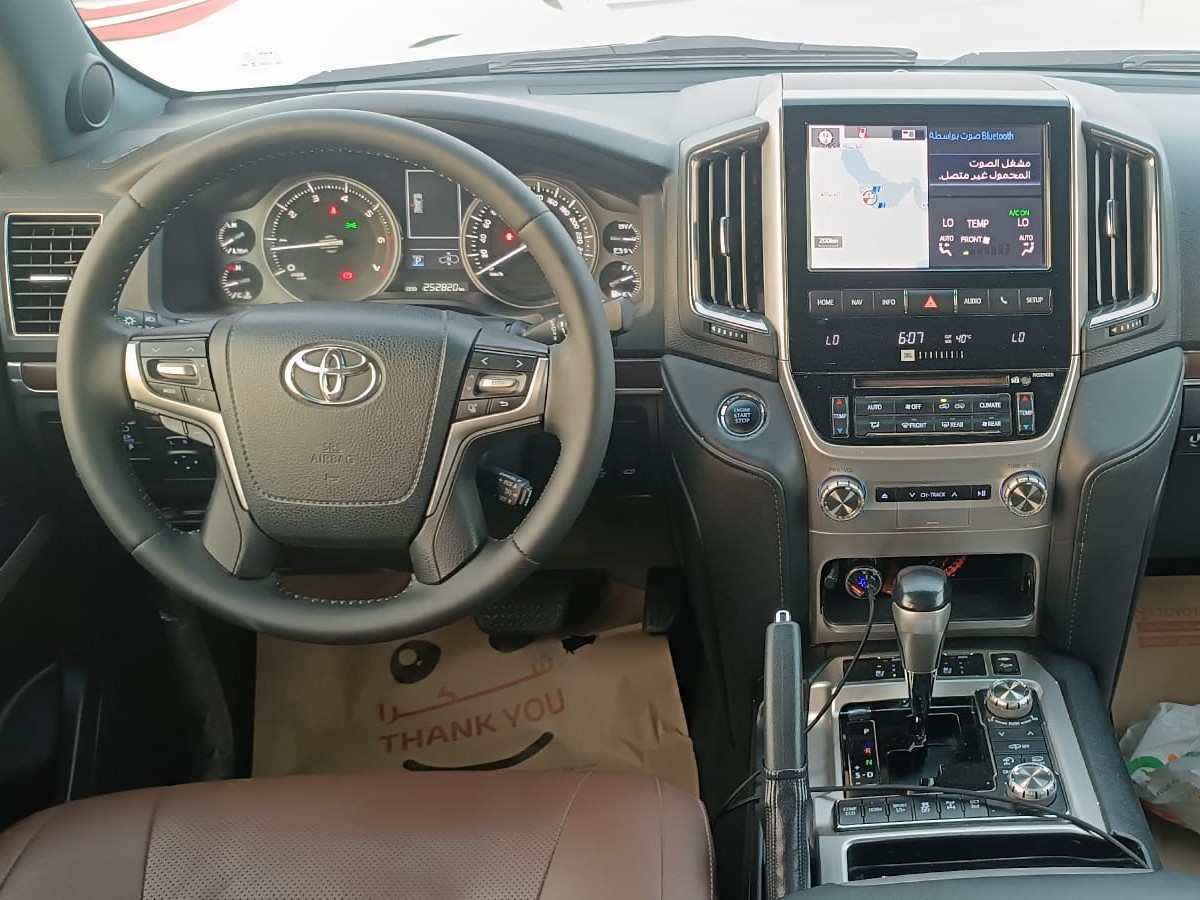 Toyota Land Cruiser VX.R 2021 - Image 4